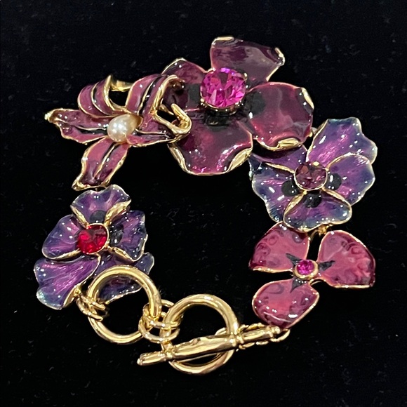 Kenneth Jay Lane Enamel Flower Bracelet with Stones. - Picture 2 of 5